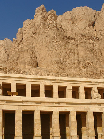 Eingang zu Tempel der Hatschepsut Fotos