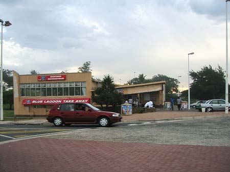 Straßenrand Fotos