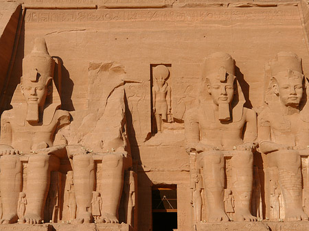 Tempel mit Touristen