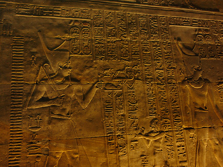 Hyroglyphen im Horustempel Foto 