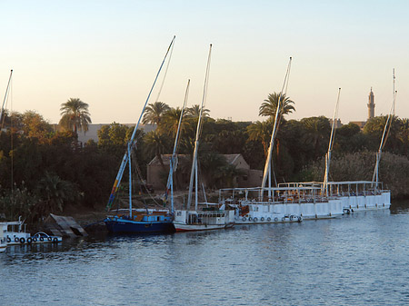 Schiffe und Boote Foto 