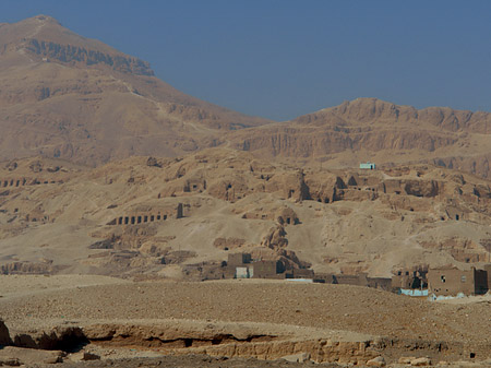 Fahrt zu den Kolossen von Memnon Fotos
