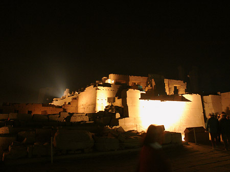 Karnak Tempel bei Nacht Foto 