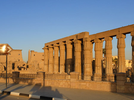 Luxor Tempel bei Sonnenuntergang Fotos