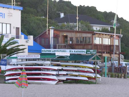 Boote nahe dem Strand Foto 