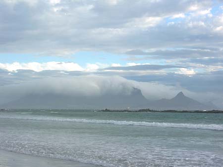 Der Tafelberg mit Wasser Foto 