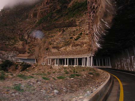 Fotos Tunnel unter den Klippen